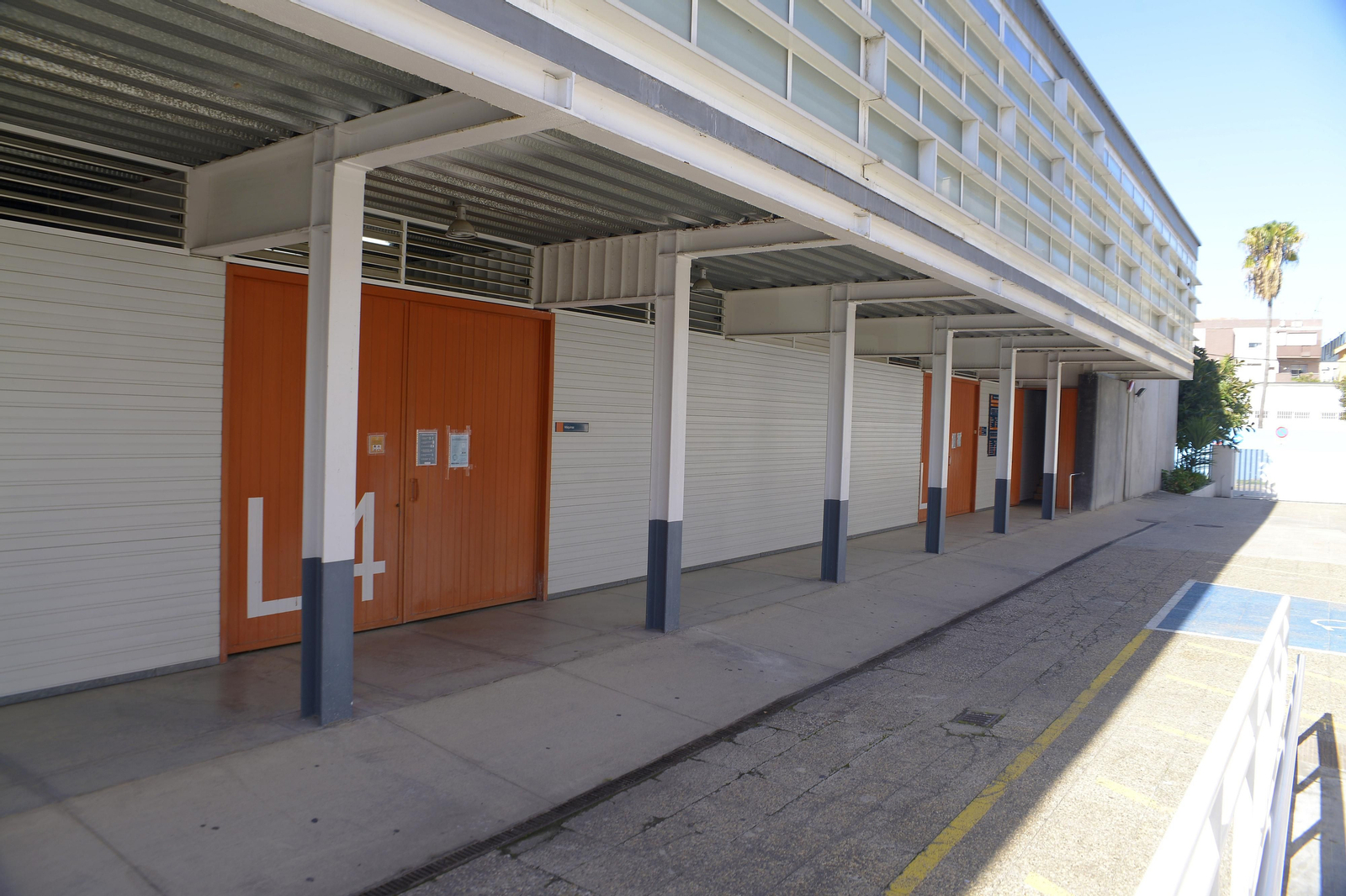 Fotos de las clases de la UCA con las restricciones de la Junta.