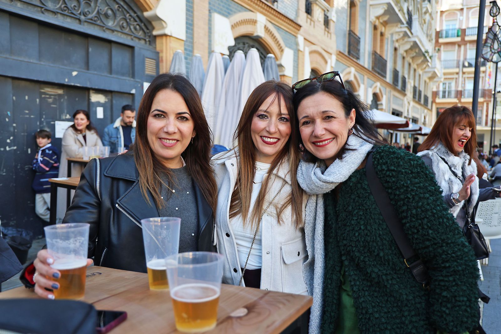 Imágenes de la fiesta del 24 de diciembre en las calle de Huelva