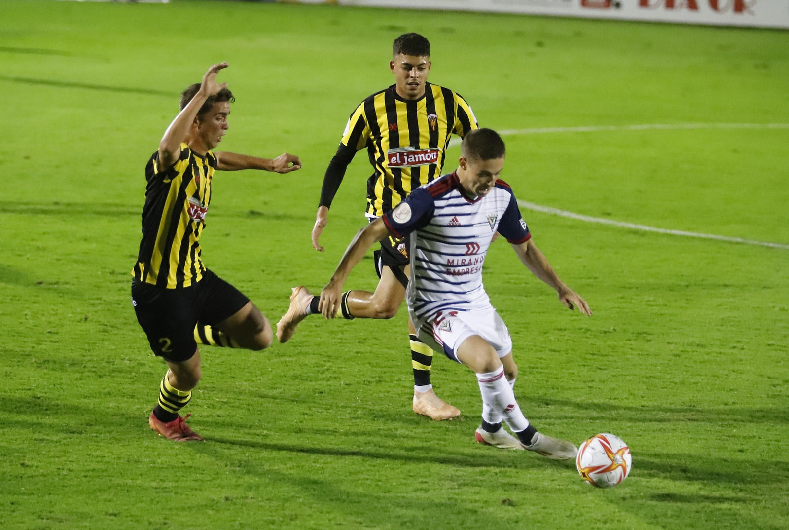 Imágenes del encuentro de Copa del Rey entre el San Roque de Lepe y el Mirandés