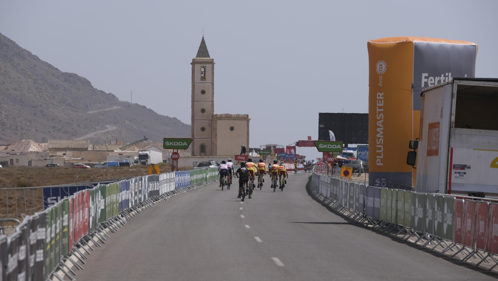 Imágenes de la etapa de la Vuelta a España con llegada en Cabo de Gata, Almería