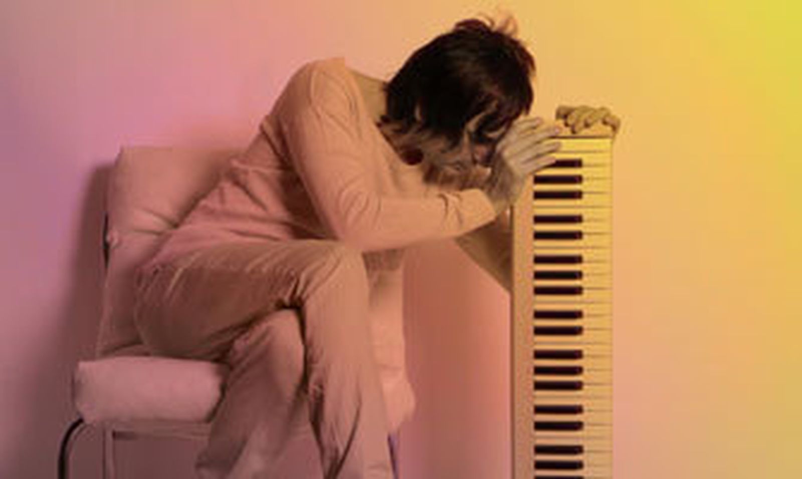 "Holograma' es un disco grabado a altas horas de la noche"