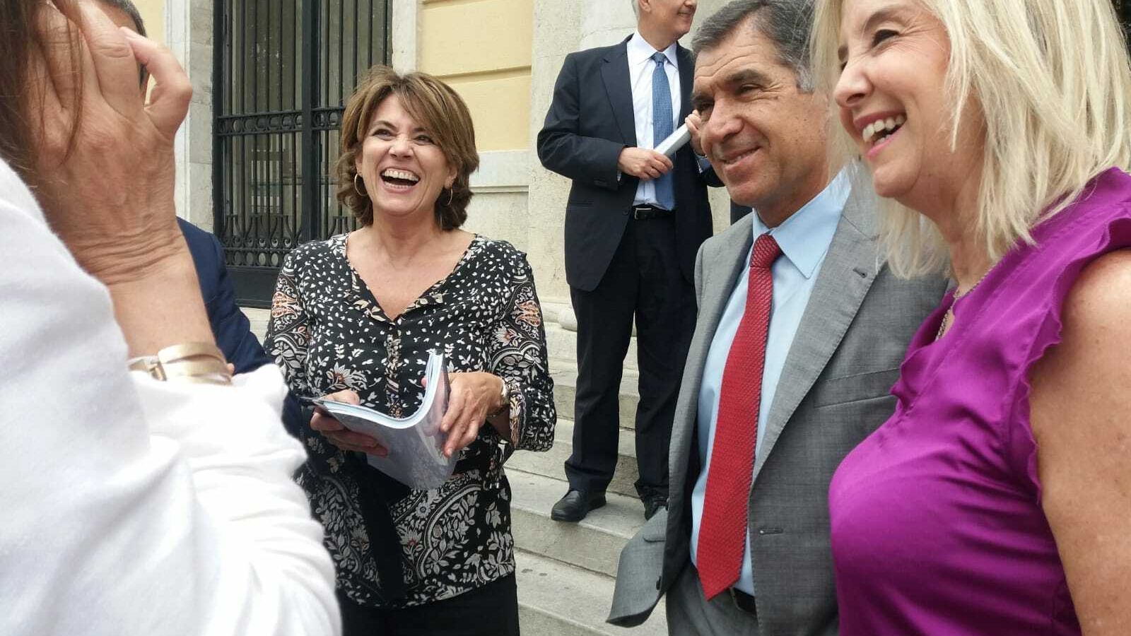 La ministra junto a Lorenzo del Río y la fiscal superior de Andalucía, Ana Tárrago.