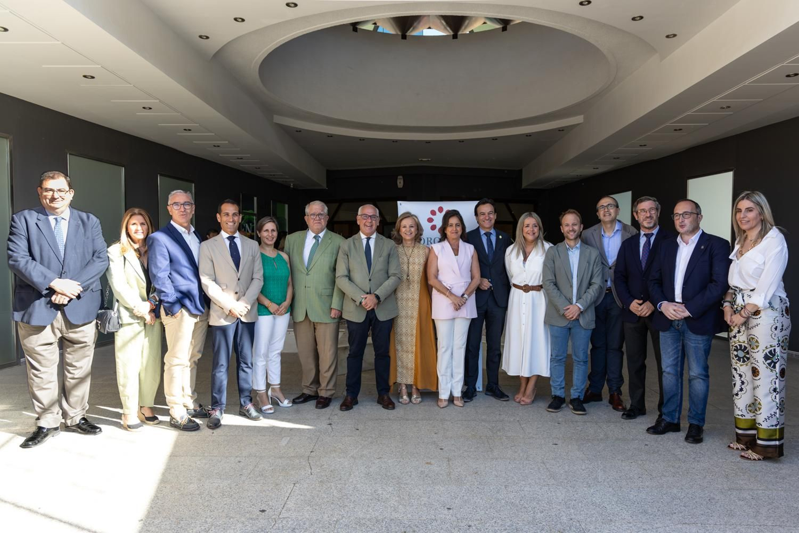 La sociedad jiennnese ha acompañado al Grupo Joly en su desayuno con la consejera.