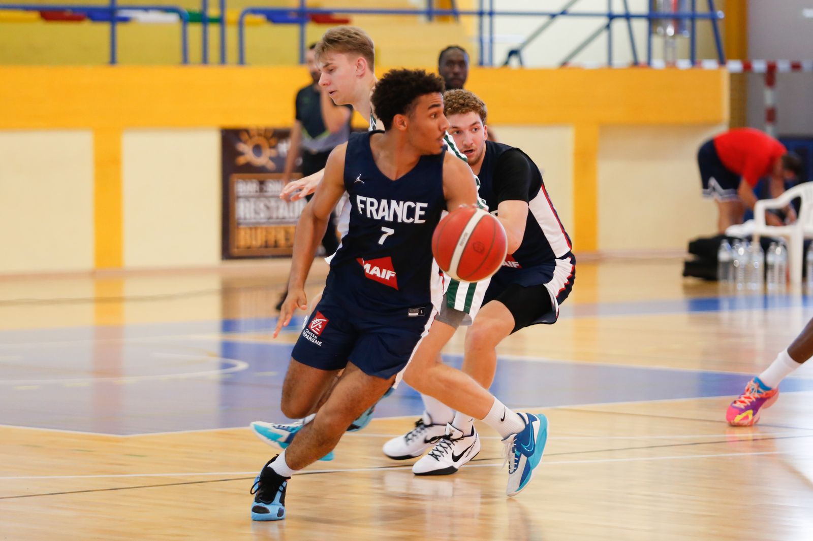 Las fotos de la primera jornada del torneo Internacional U20 de baloncesto de La Línea