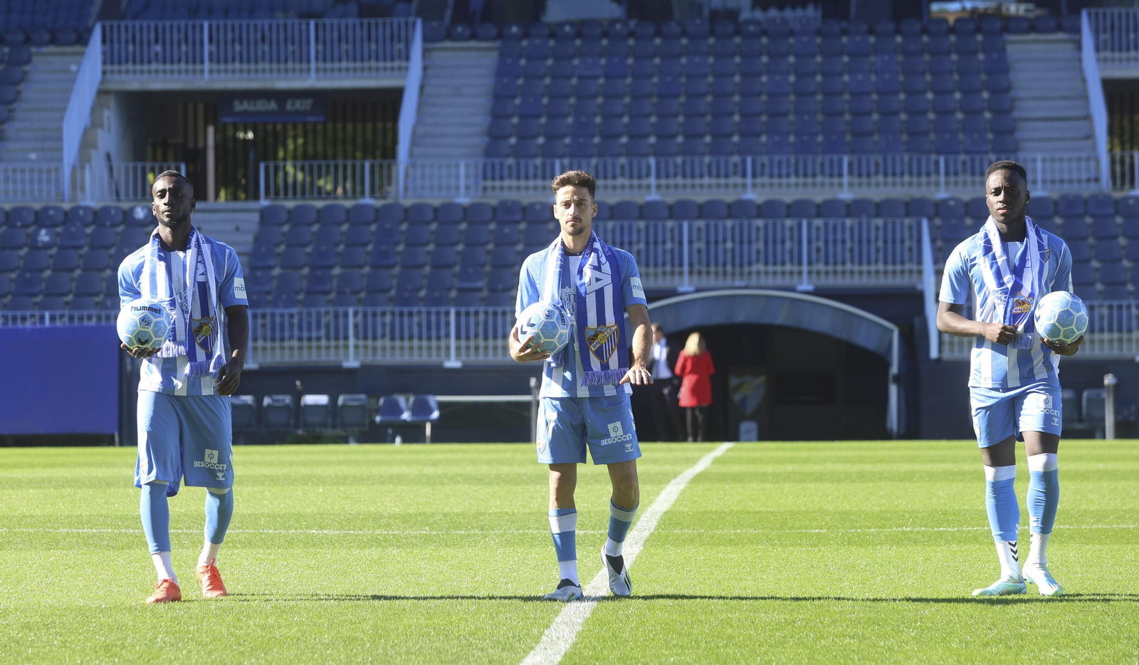 Lago Junior, Delmás y Appiah, en su presentación.