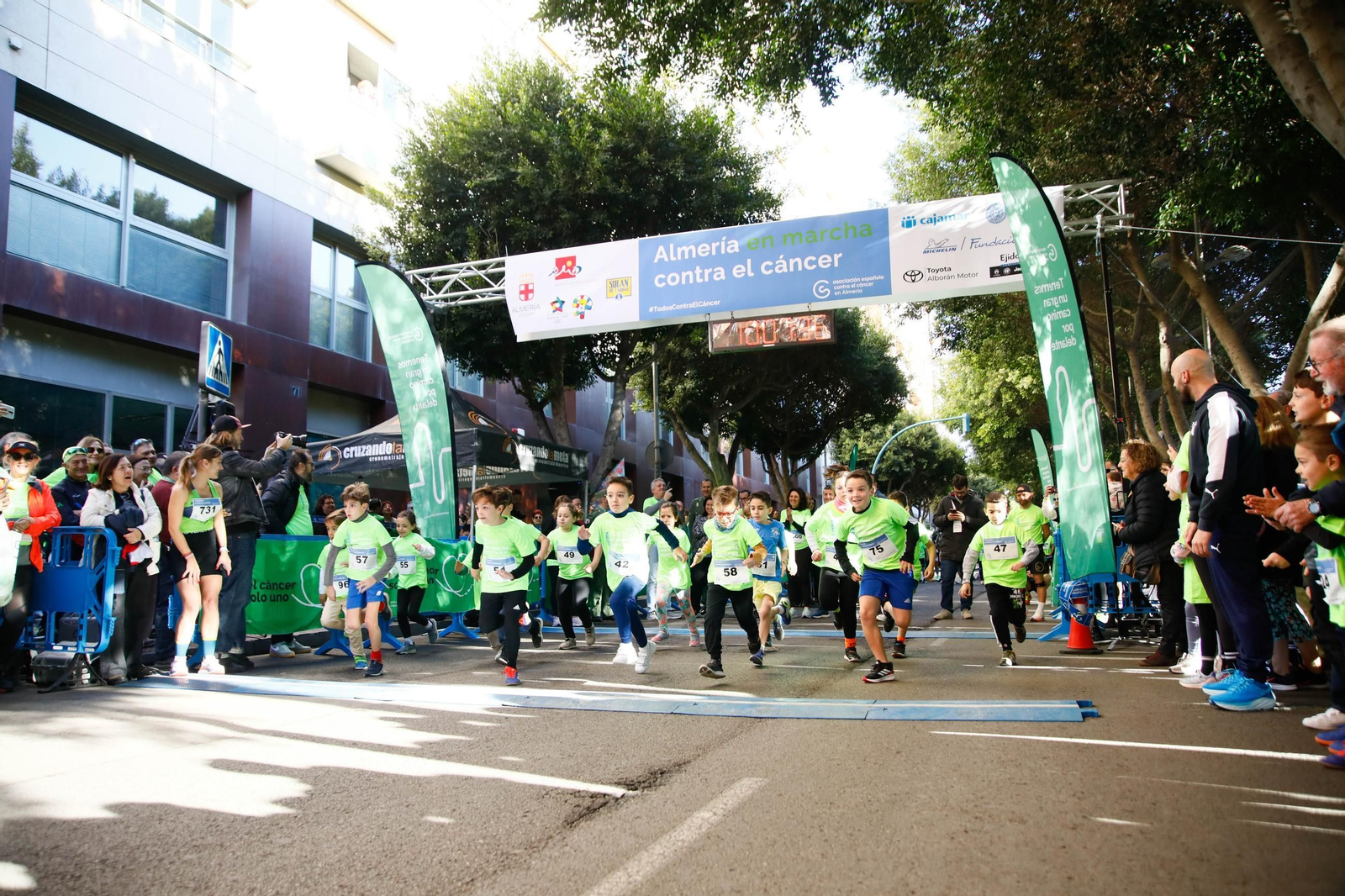 Imágenes de la Carrera contra el Cáncer de Almería
