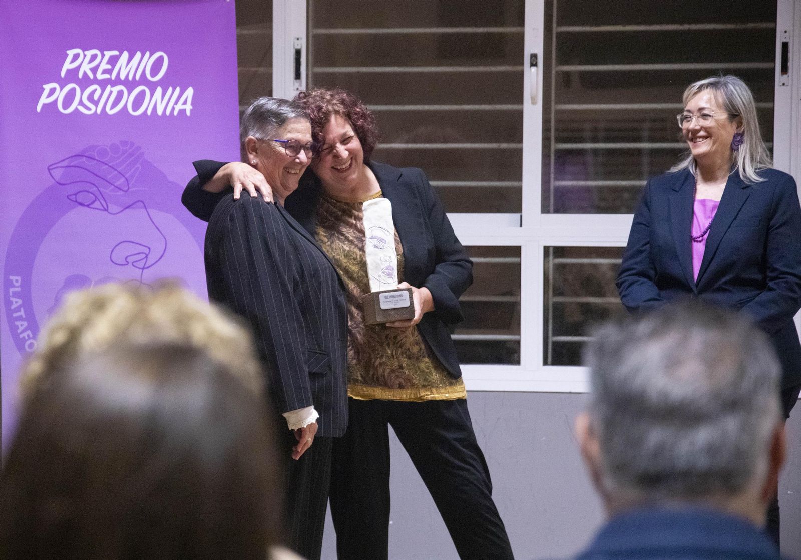 La Plataforma de Acción Feminista en Almería rinde homenaje a las mujeres de la Desbandá con su II Premio ‘Posidonia’ a Loli Sierra, vicepresidenta de la Asociación Memorialista de la Desbandá, en imágenes