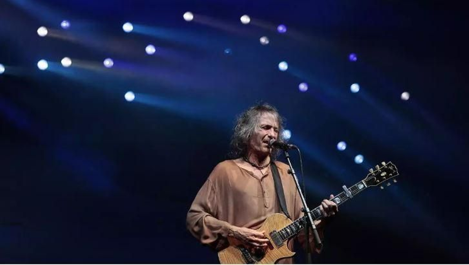 El cantante Robe en un concierto El cantante Robe en un concierto