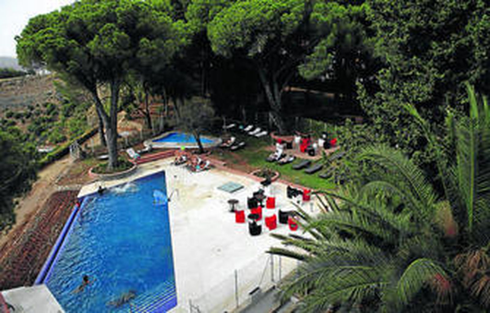 Imagen de la piscina del hotel.