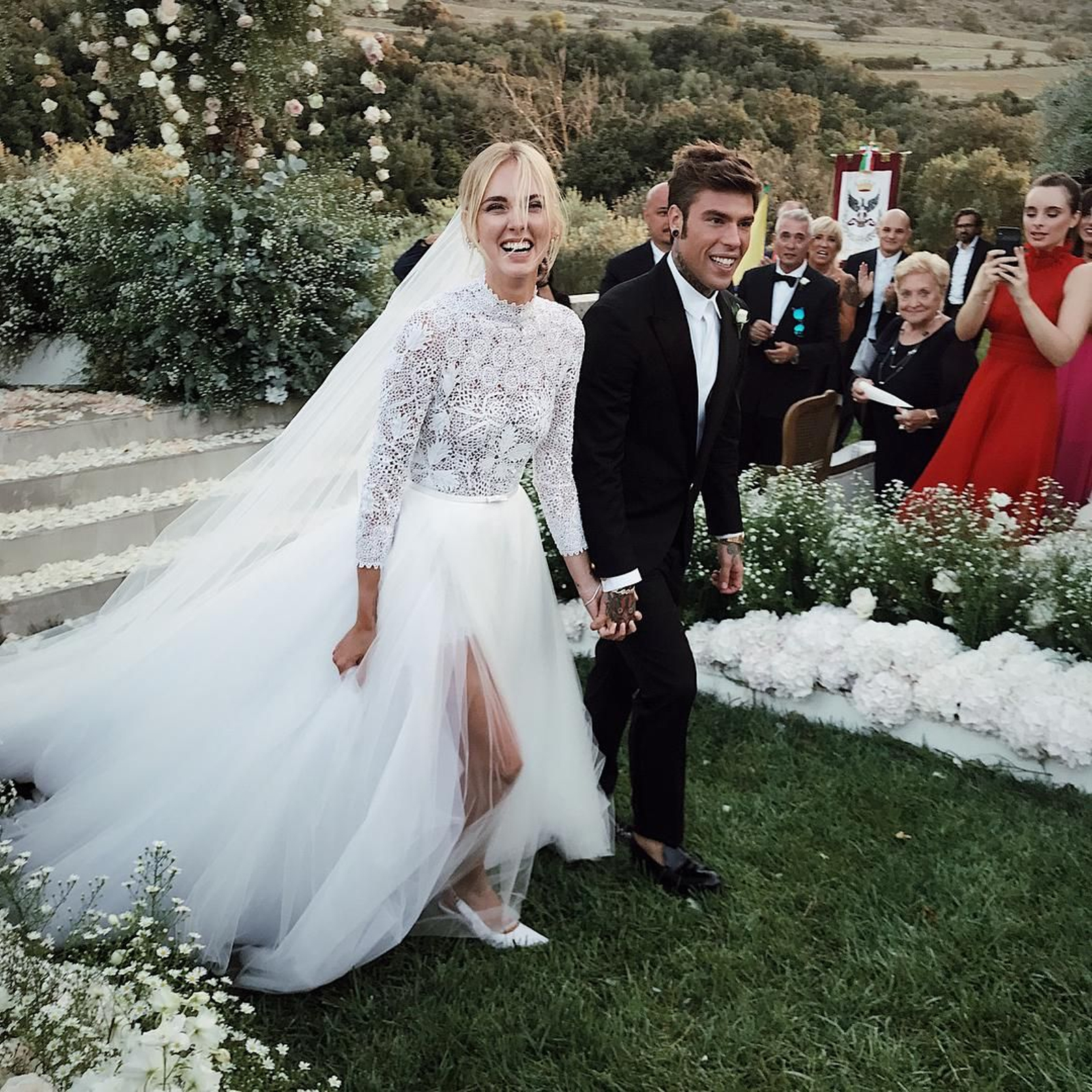 Chiara Ferragni y su marido, el rapero italiano Fedez, justo después de darse el 'sí, quiero'.