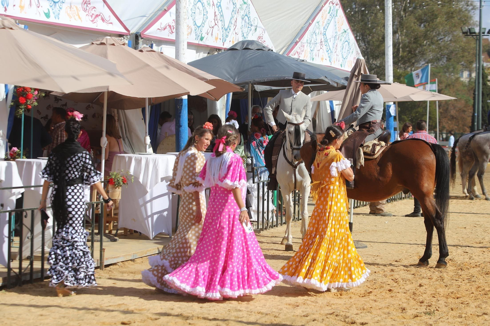 Feria del Caballo 2023: Imágenes del ambiente en la tarde del sábado