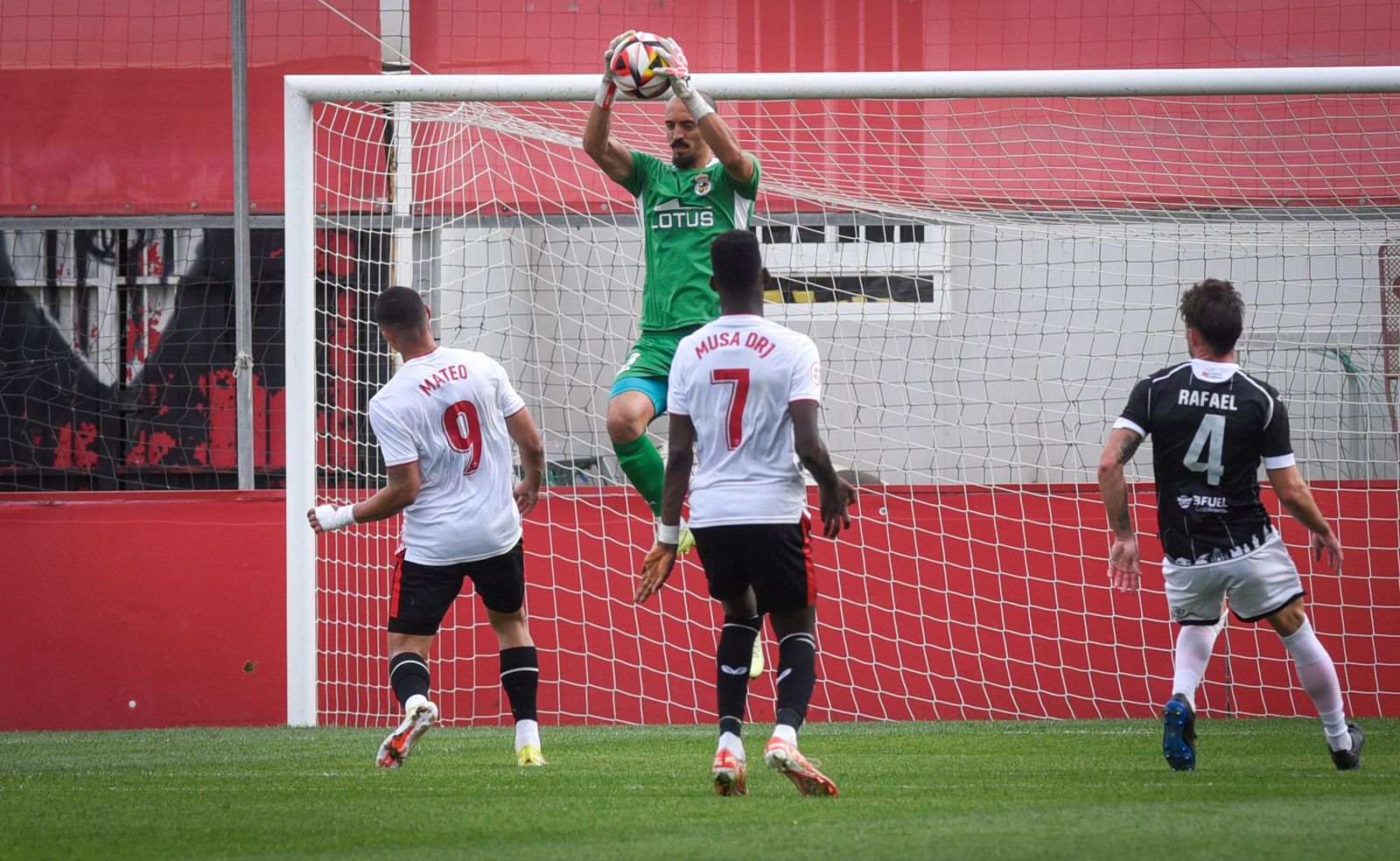 Partido del Sevilla Atlético con la Real Balompédica Linense