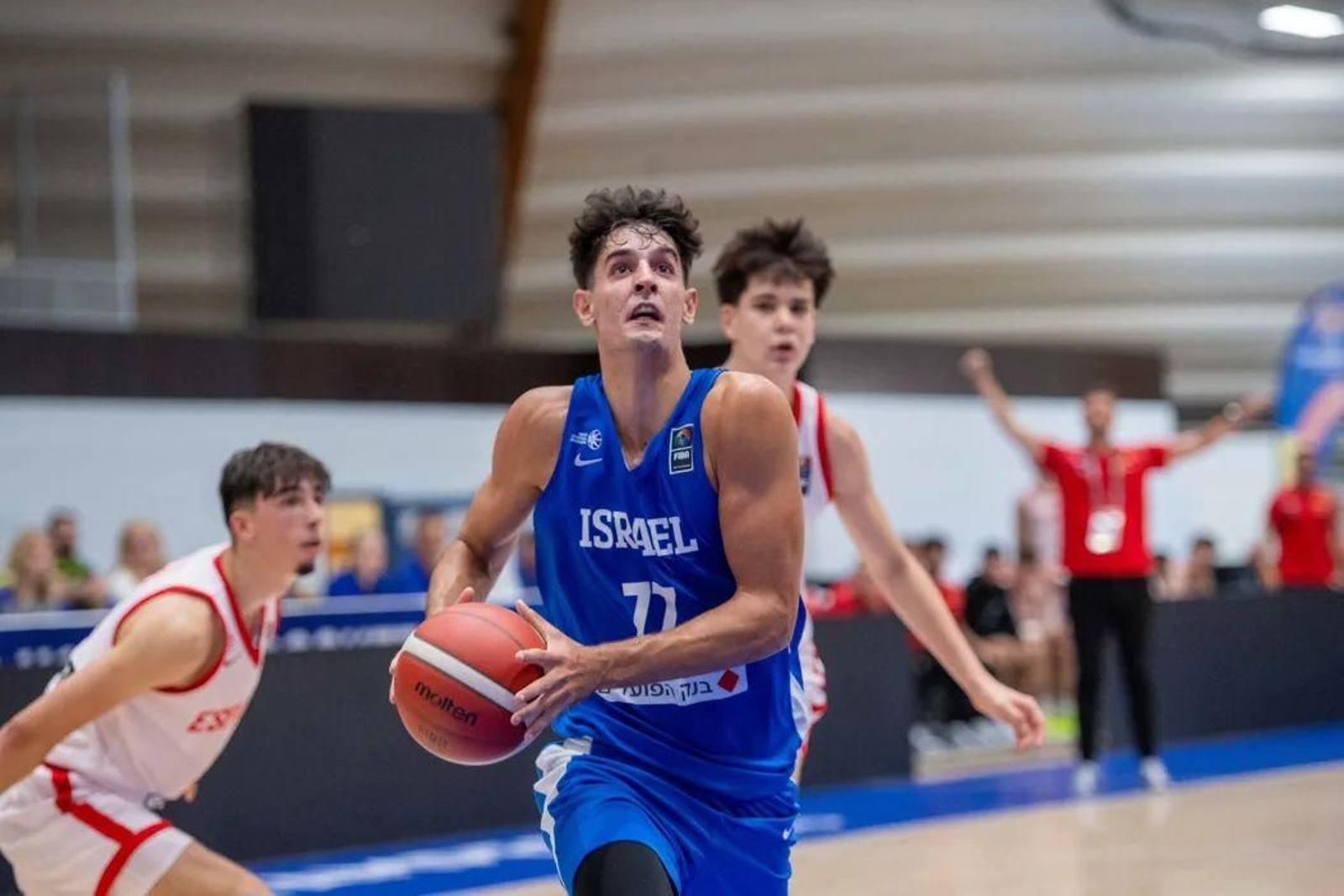 Europeo sub 18: Otro partidazo de Mario Saint Supéry, pero sin medalla
