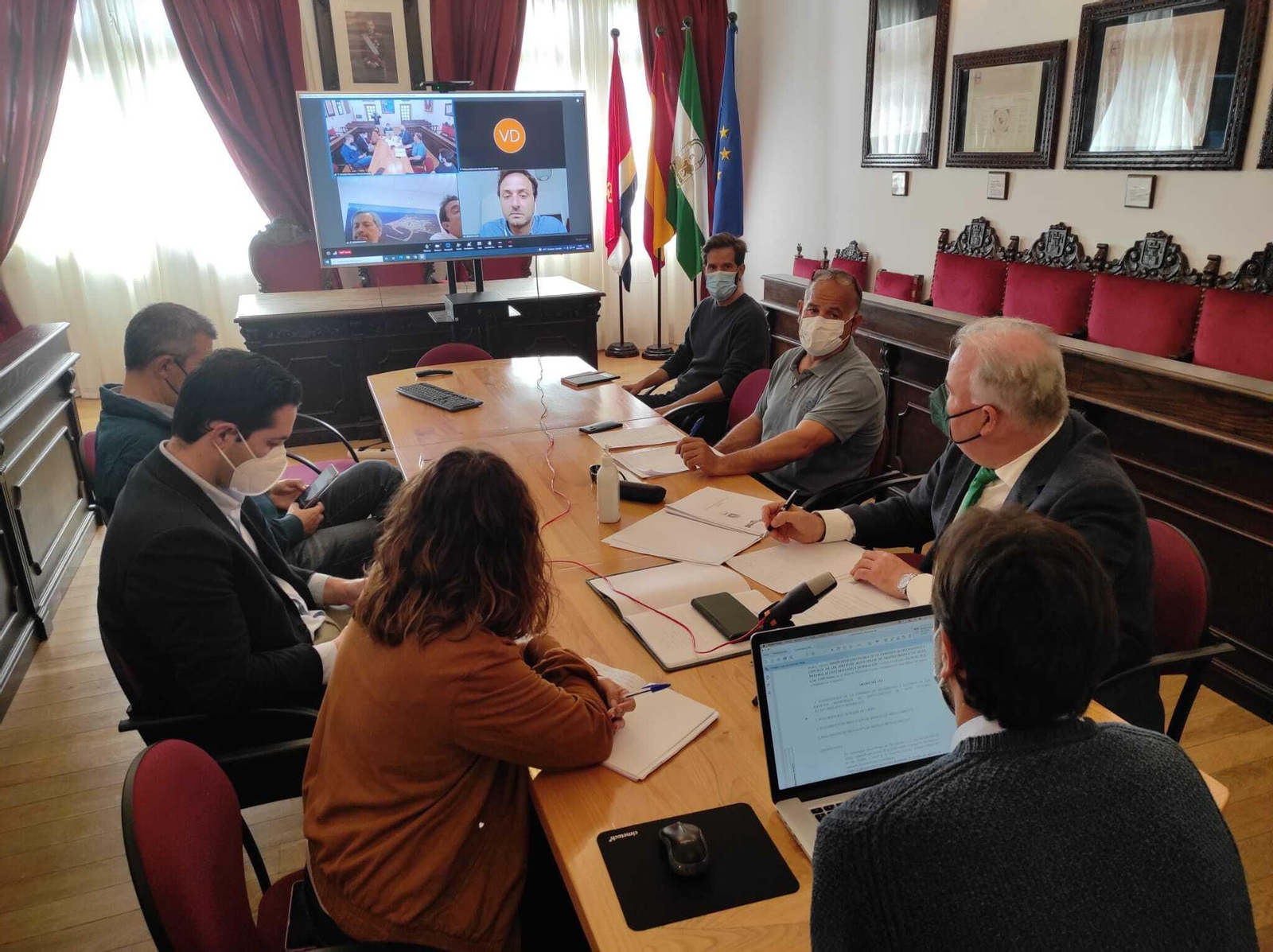 La reunión para formalizar las comisiones del agua.