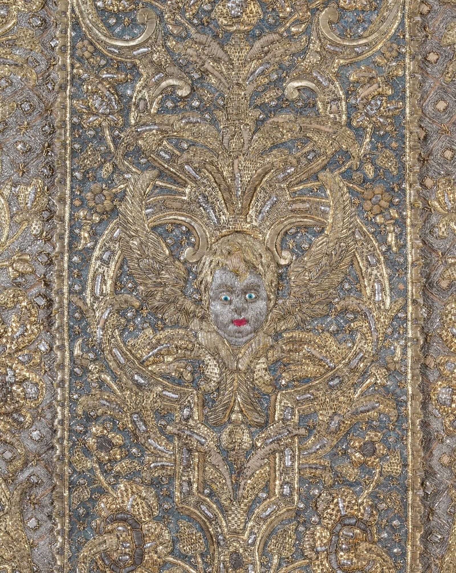 Detalle del querubín de esta saya