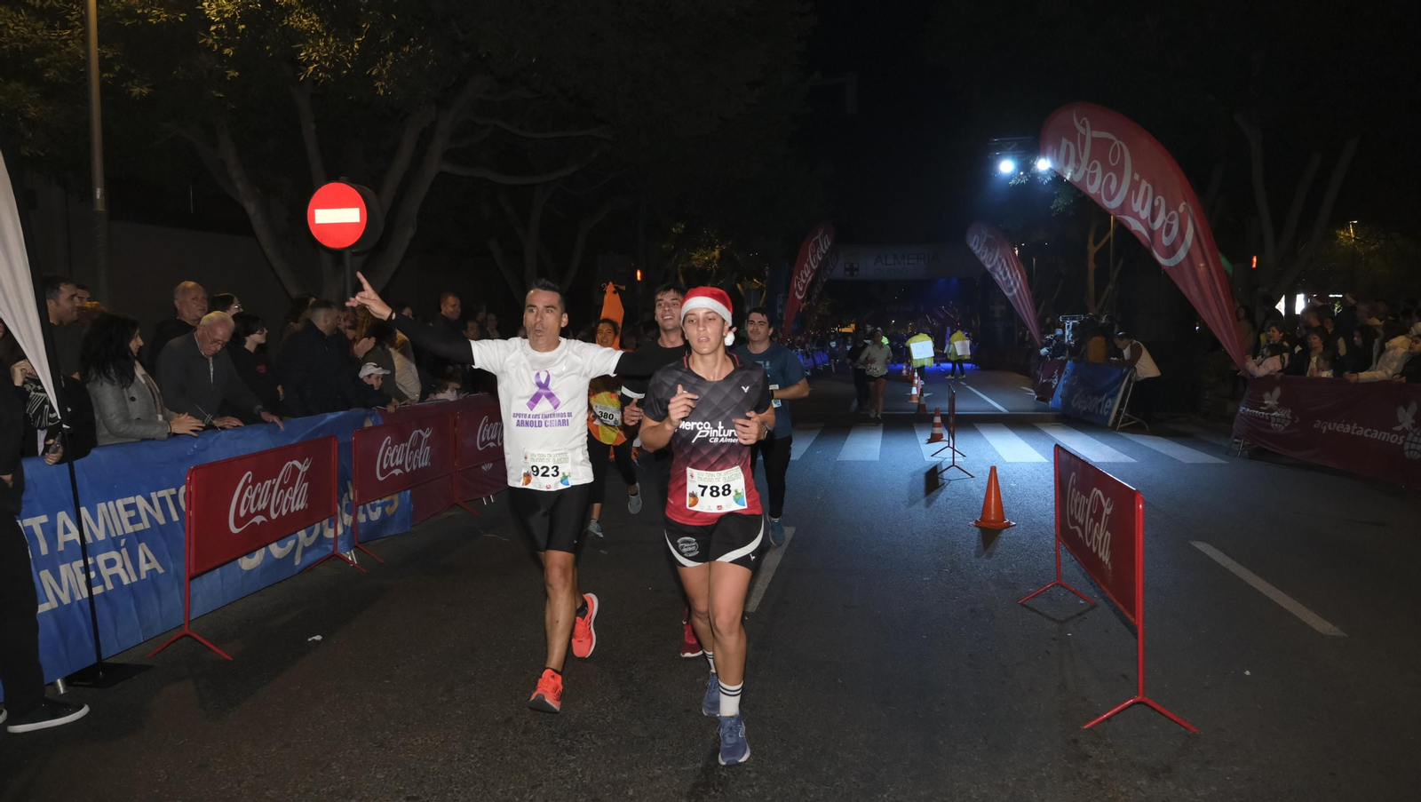 Imágenes de la XIV edición de la San Silvestre de Almería