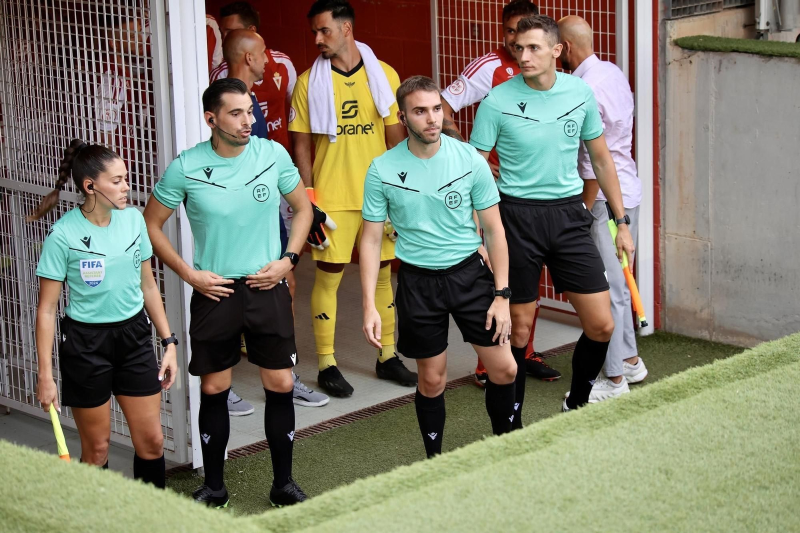 Cánovas García-Villarrubia (segundo por la derecha), en el Murcia-Yeclano.
