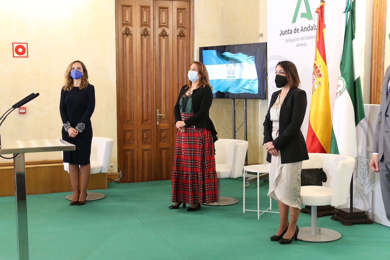 Fotogalería de la entrega de banderas por el Día de Andalucía