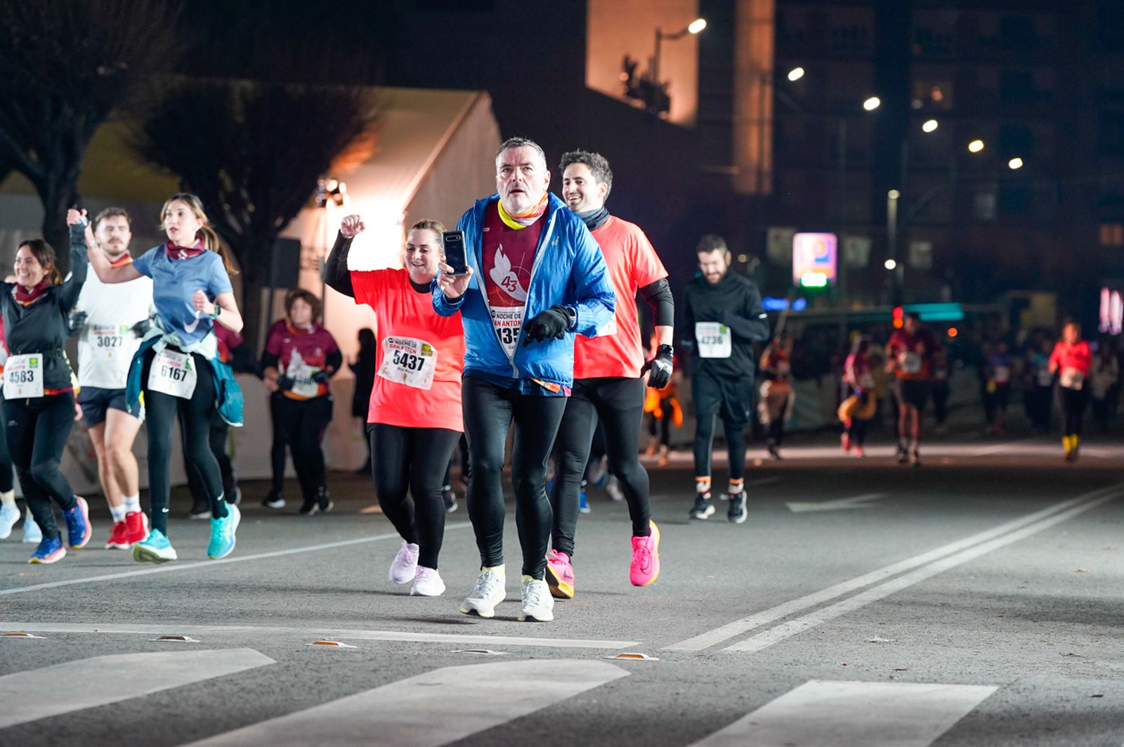 En imágenes: búscate en tu llegada a meta de la Carrera de San Antón 2026 (4)