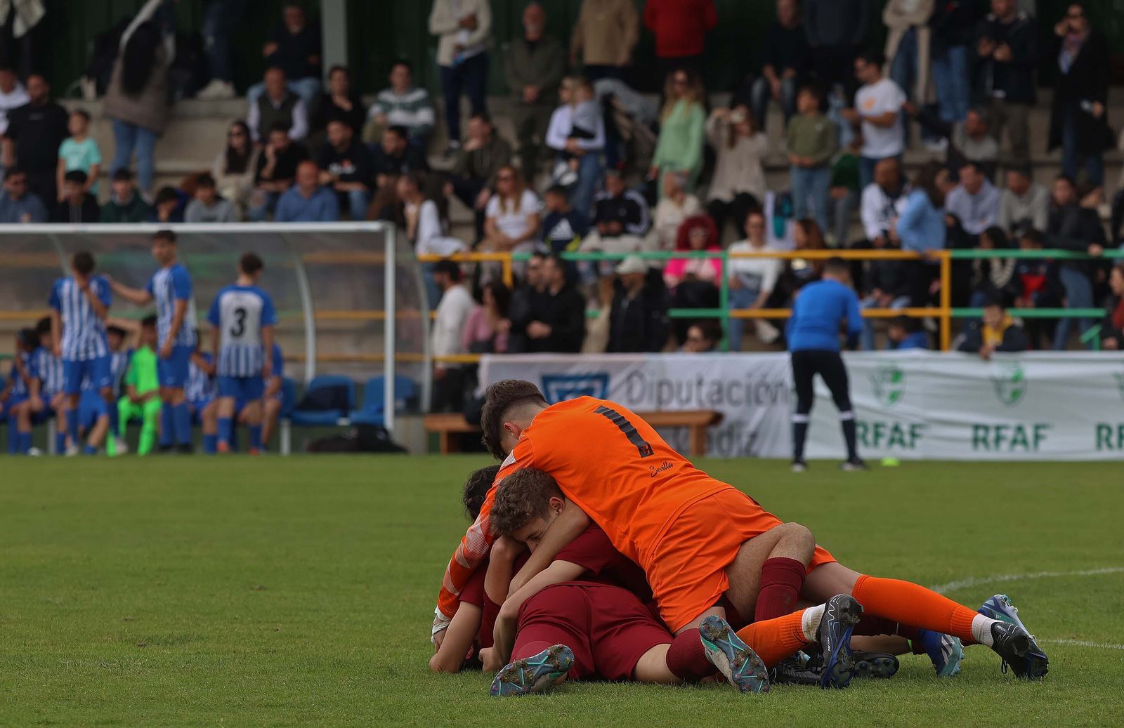 Imágenes de las finales de la Copa Andalucía infantil y cadete de fútbol en Los Barrios