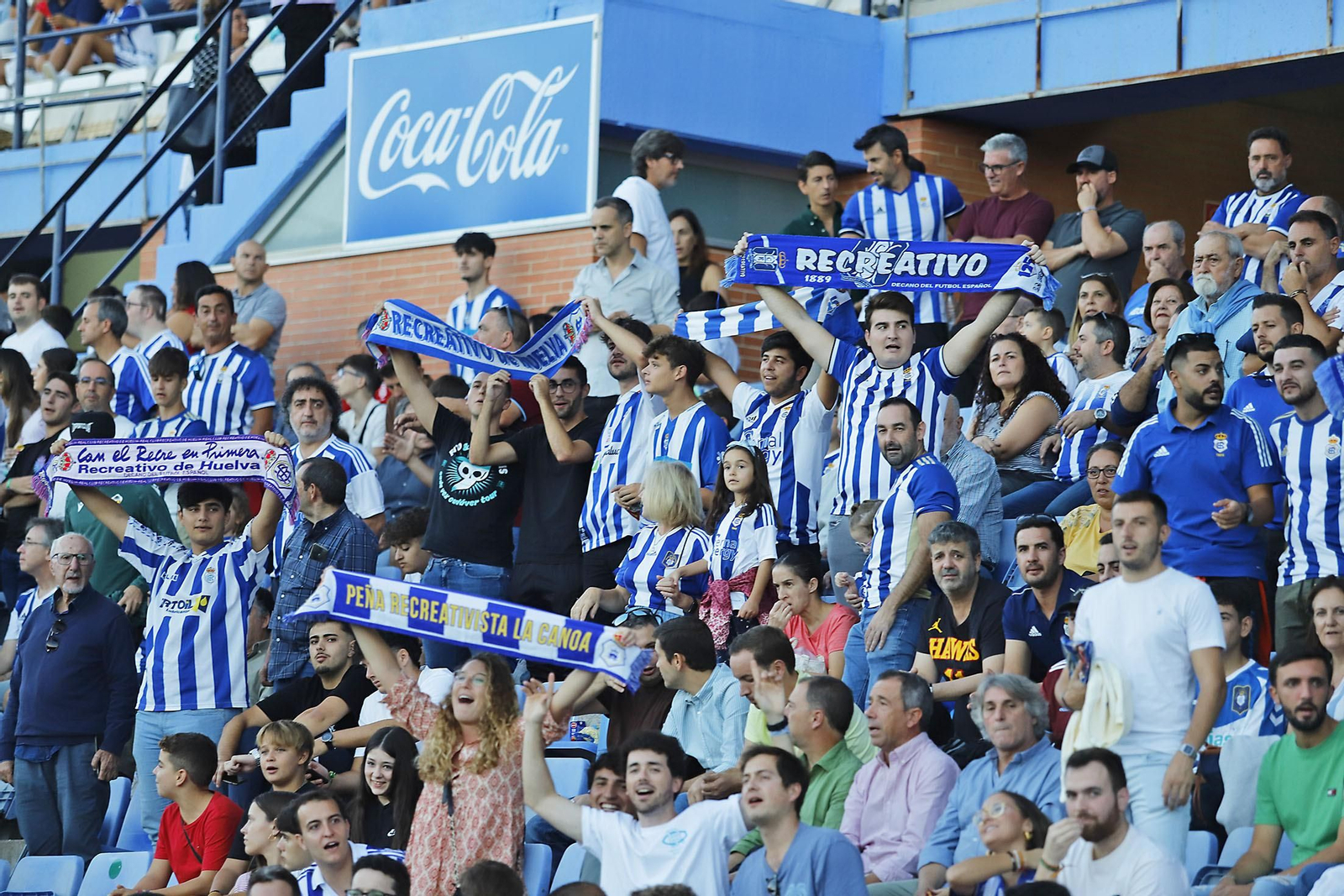 Aficionados del Recreativo de Huelva en el partido con el CD Castellón.