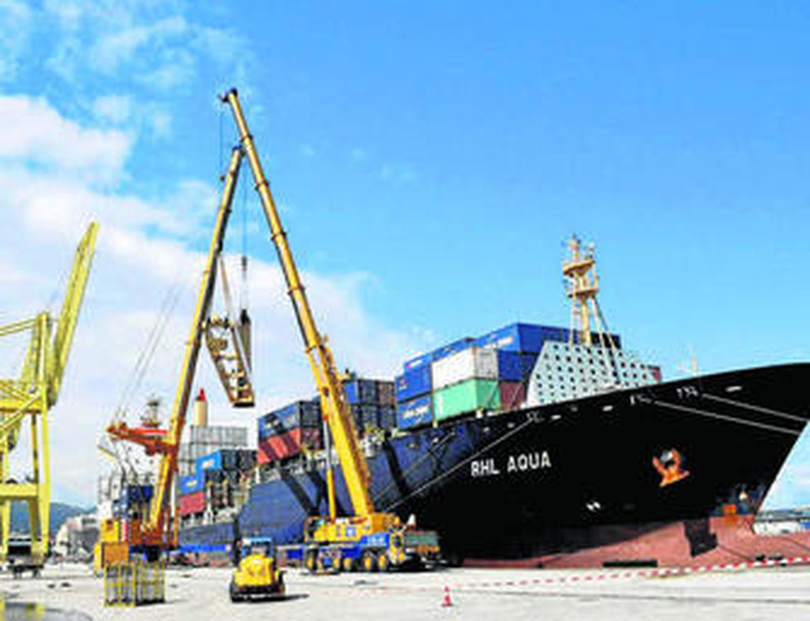 Durante la jornada de ayer se terminaron los trabajos de reinstalación de la grúa a bordo.