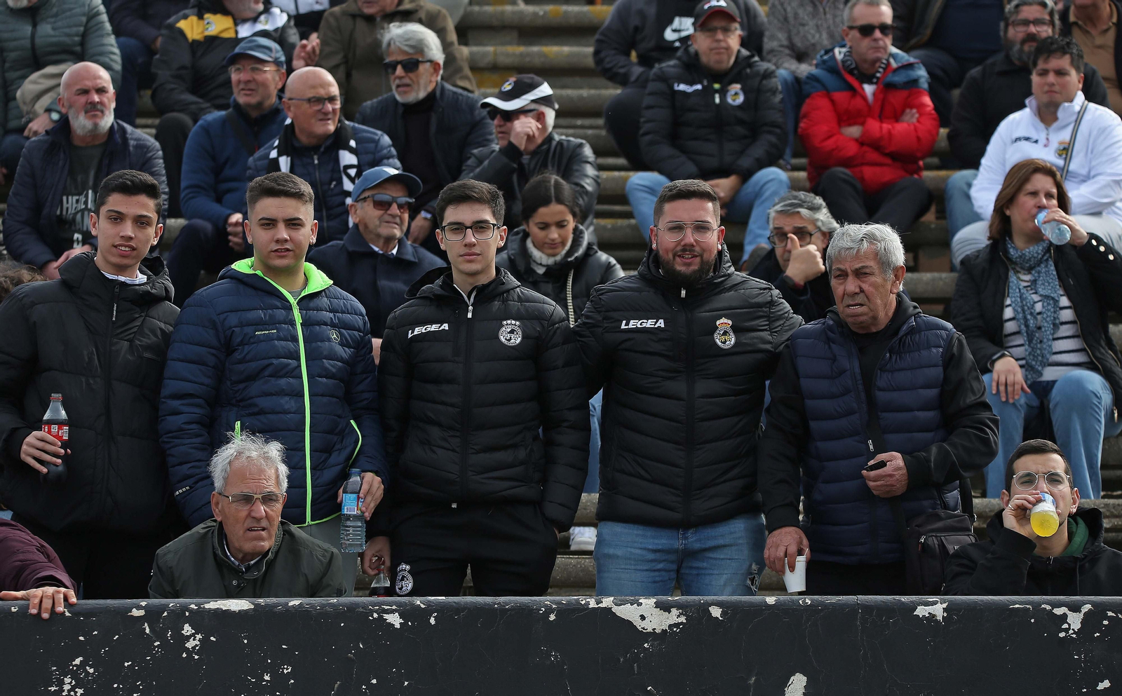 Fotos de la afición durante el Balona - Deportivo de La Coruña en el estadio municipal de La Línea