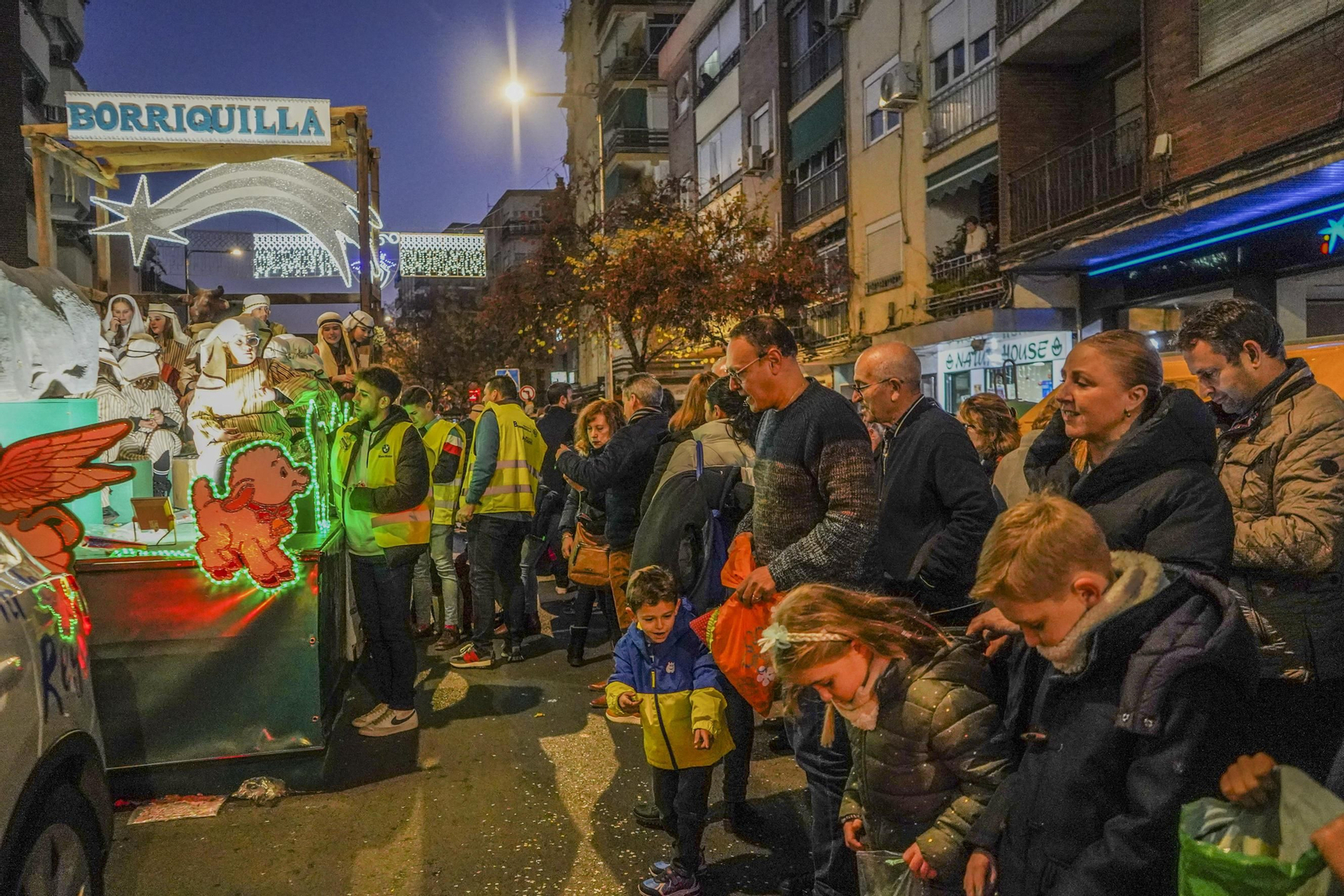 La cabalgata de los Reyes Magos de Granada, en imágenes