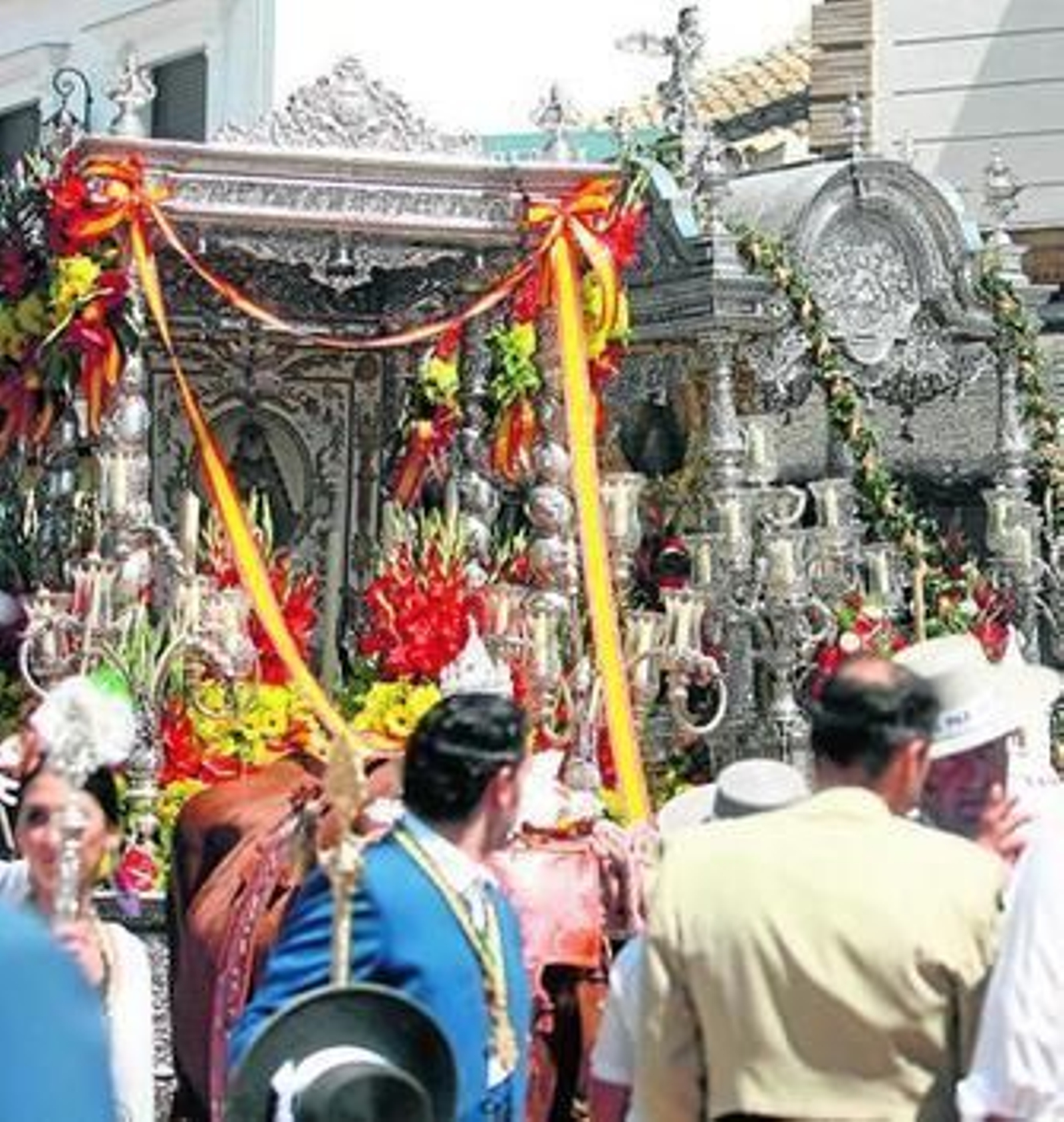Bollullos se presentó ayer con la Hermandad de La Palma.