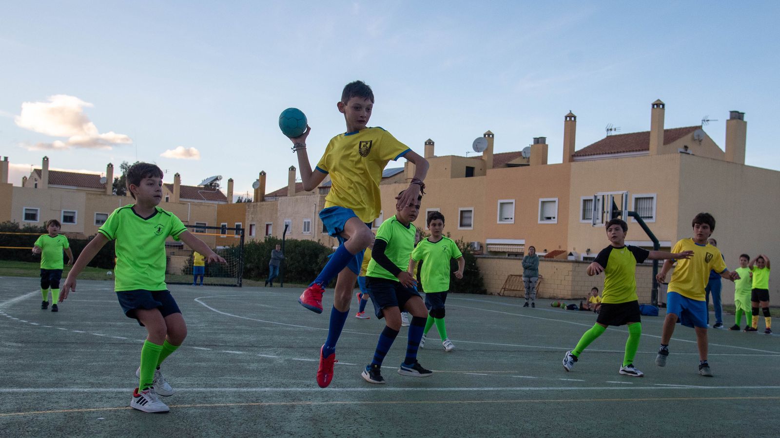 La fotos de los Juegos Municipales de Balonmano en el colegio Los Pinos