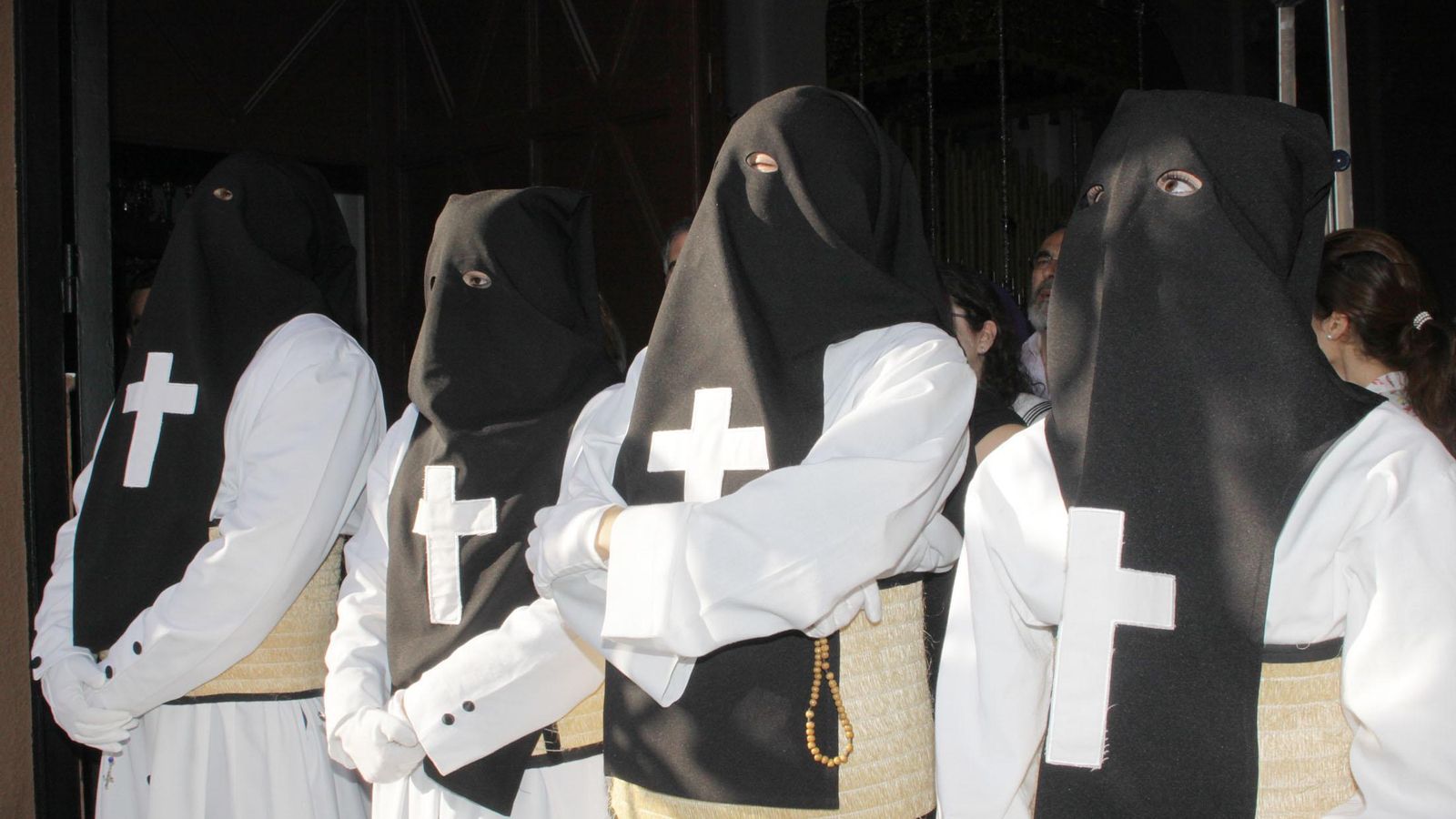 Penitentes de Los Mutilados en la Semana Santa de 2014.