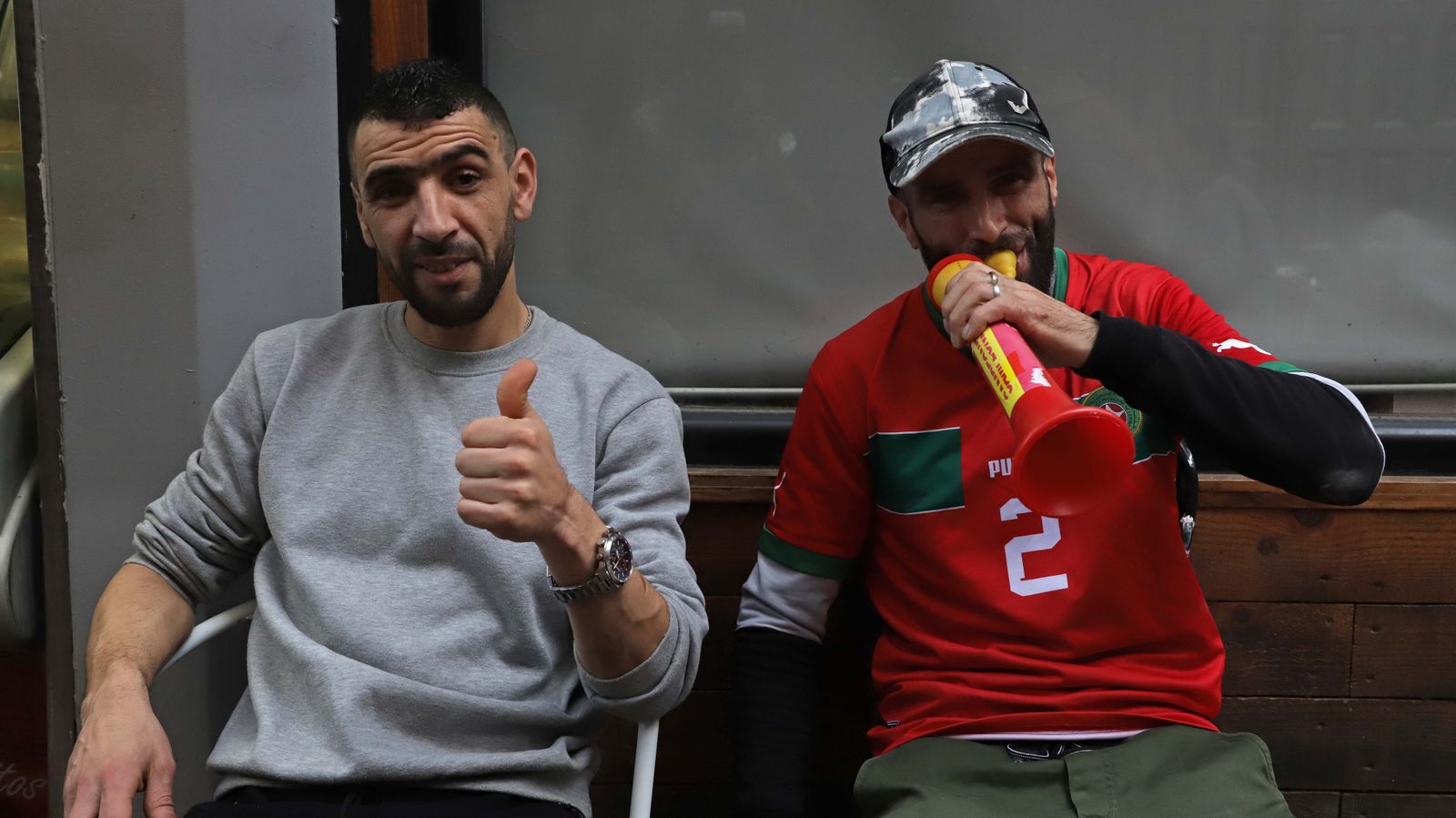 Fotos del ambiente durante el Marruecos - España en Algeciras