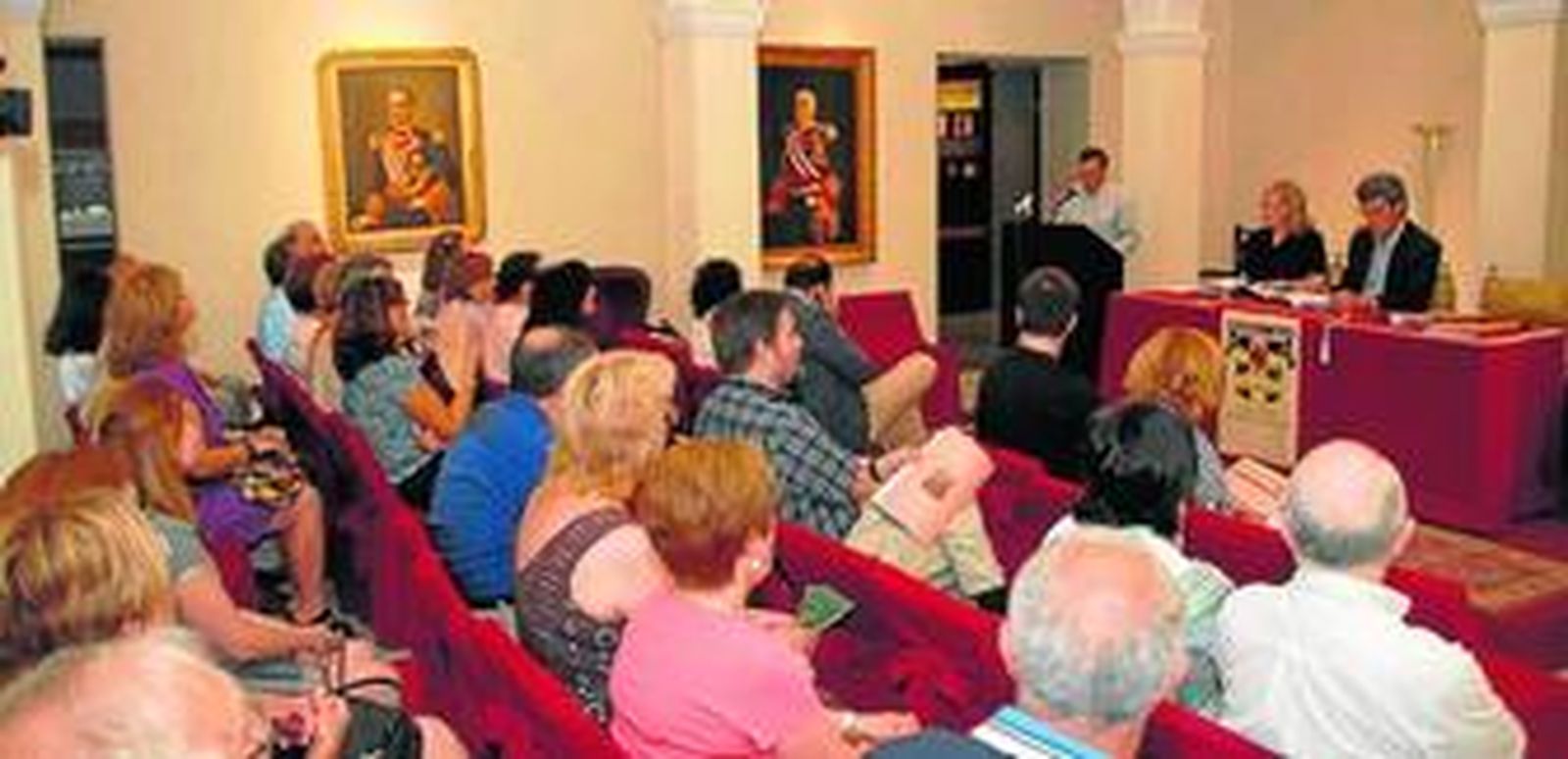 Un momento del acto de presentación del grupo Ámbito, el jueves en el Museo.