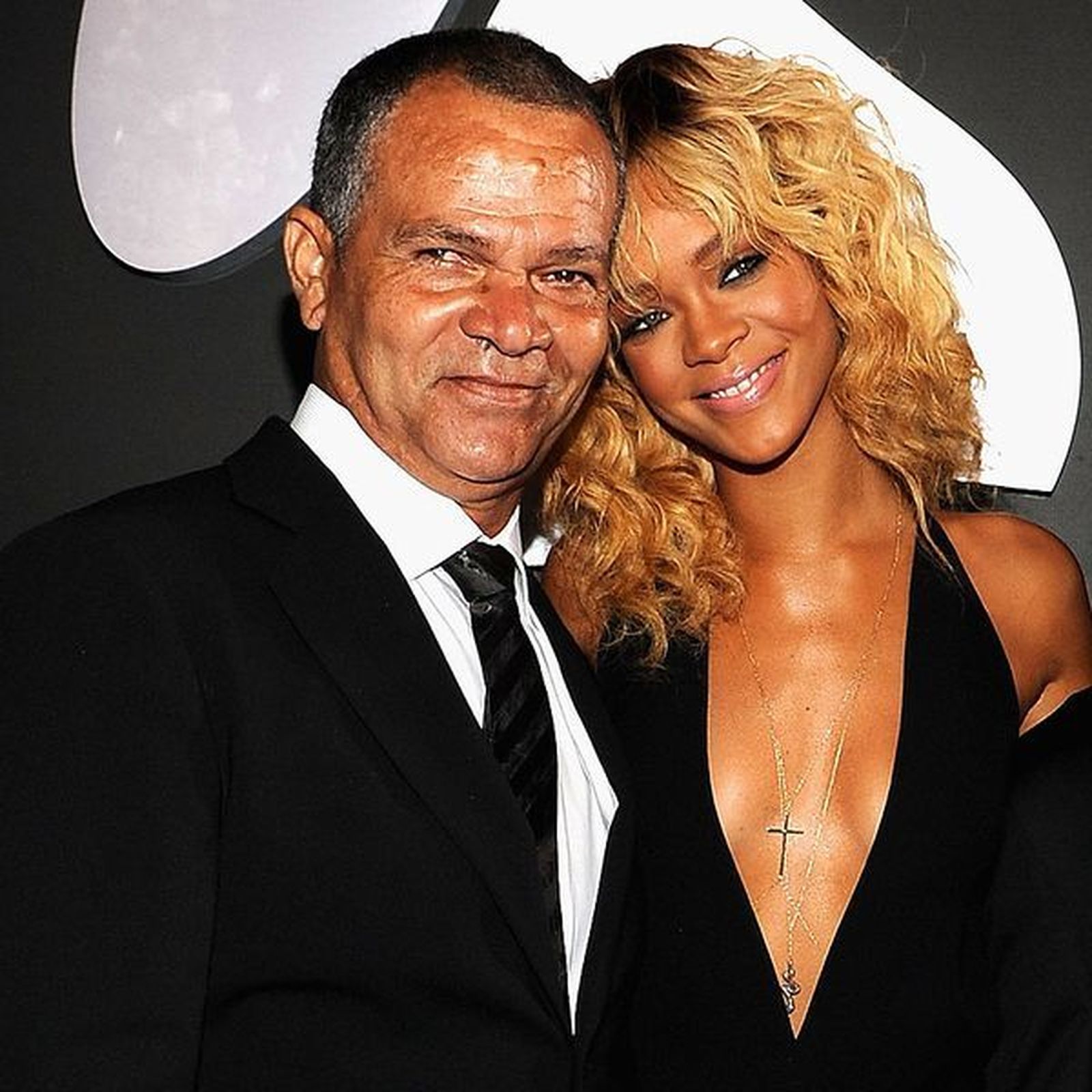 Rihanna y su padre, Ronald Fenty.