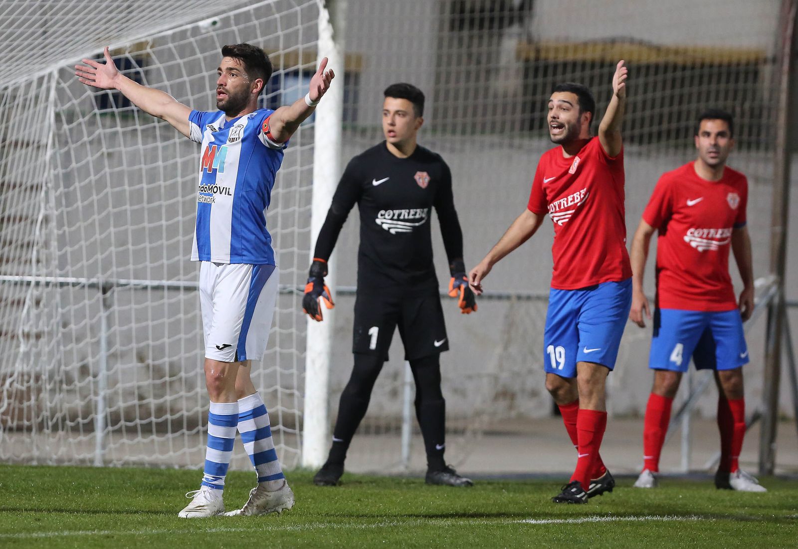 Imágenes del partido en La Juventud entre el Jerez Industrial y el Trebujena
