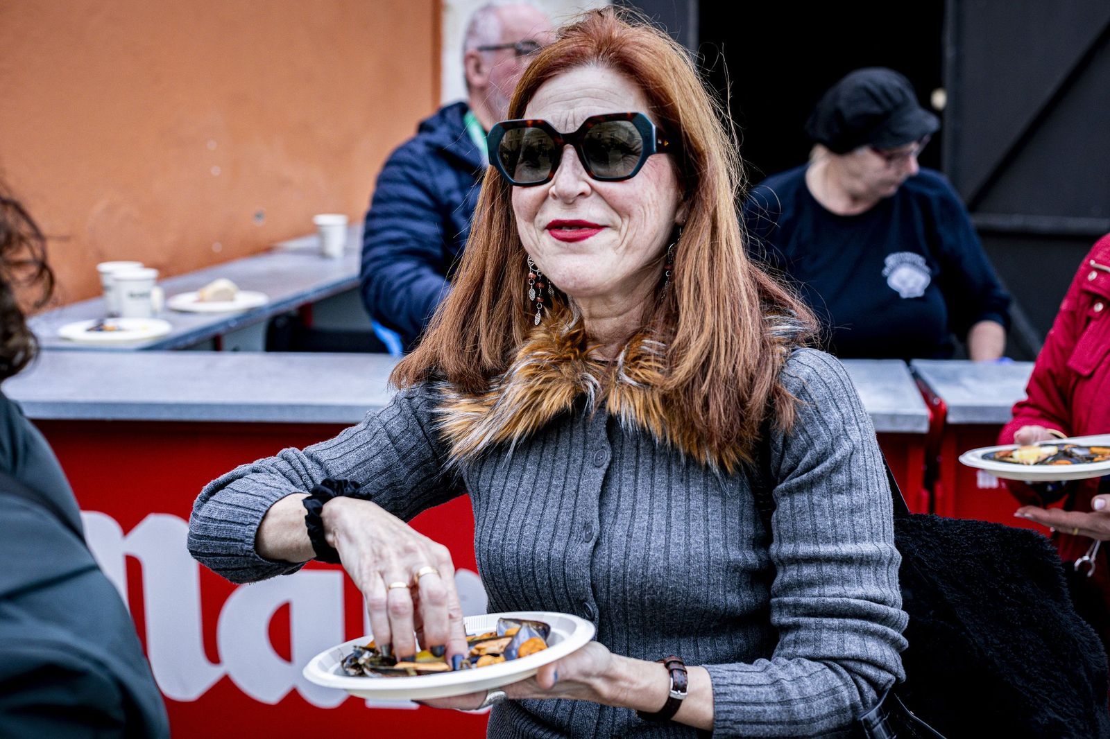 Las imágenes de la mejillonada popular en Cádiz 2026