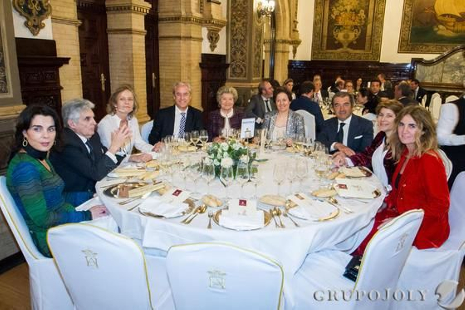 Isabel Ybarra, Ángel Laffón, Ana Astolfi, Mikel Bilbao, Angustias Benjumea, Alicia Moreno de Borbón, Jaime Fernández Argüeso, Beatriz Moreno de Borbón, Teresa de la Cierva. / Reportaje gráfico: Antonio Pizarro / Juan Carlos Vázquez / Juan Carlos Muñoz / Belén Vargas