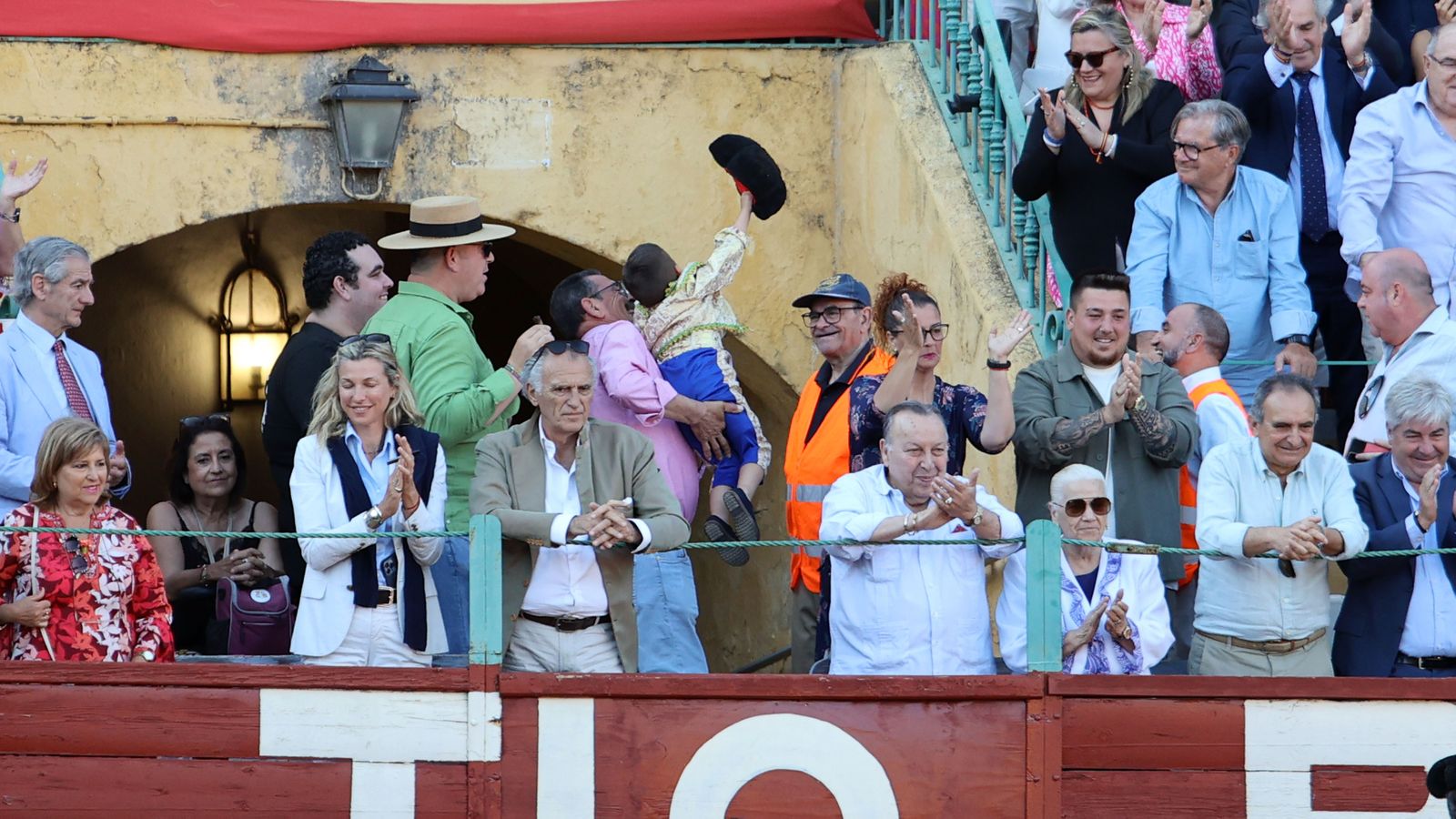 Última tarde de toros de la Feria de Jerez 2024 con Morante, Manzanares y Castella