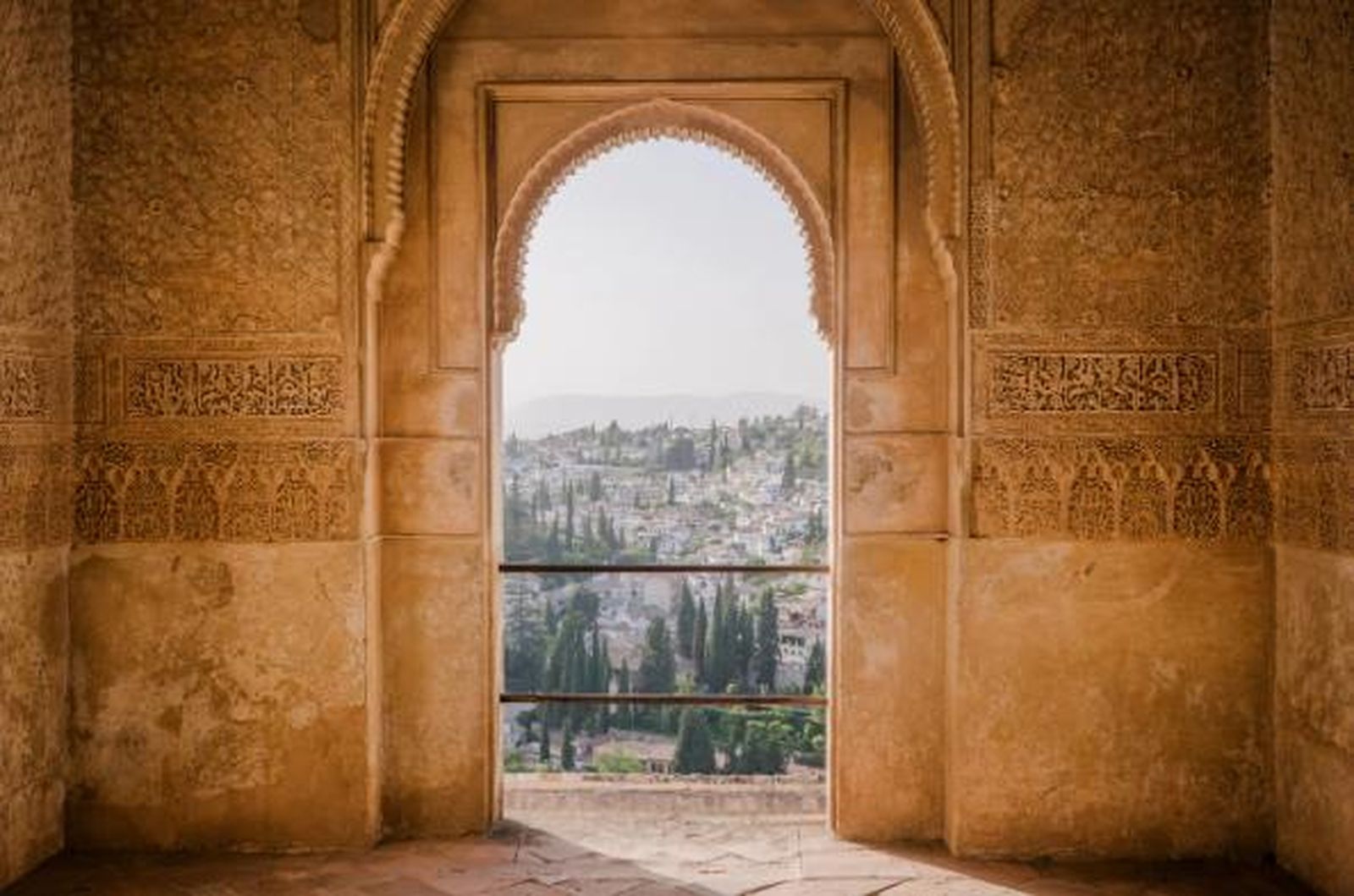 Vistas desde una de las salas de la Alhambra.