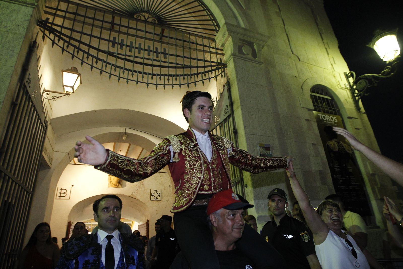 Puerta Grande para Guillermo Hermoso de Mendoza