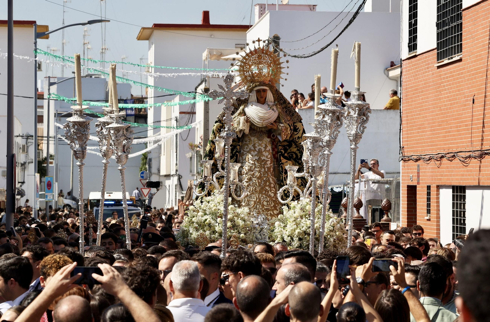 Fotos de la Misión de la Esperanza de Triana: del Tiro de Línea a las Letanías