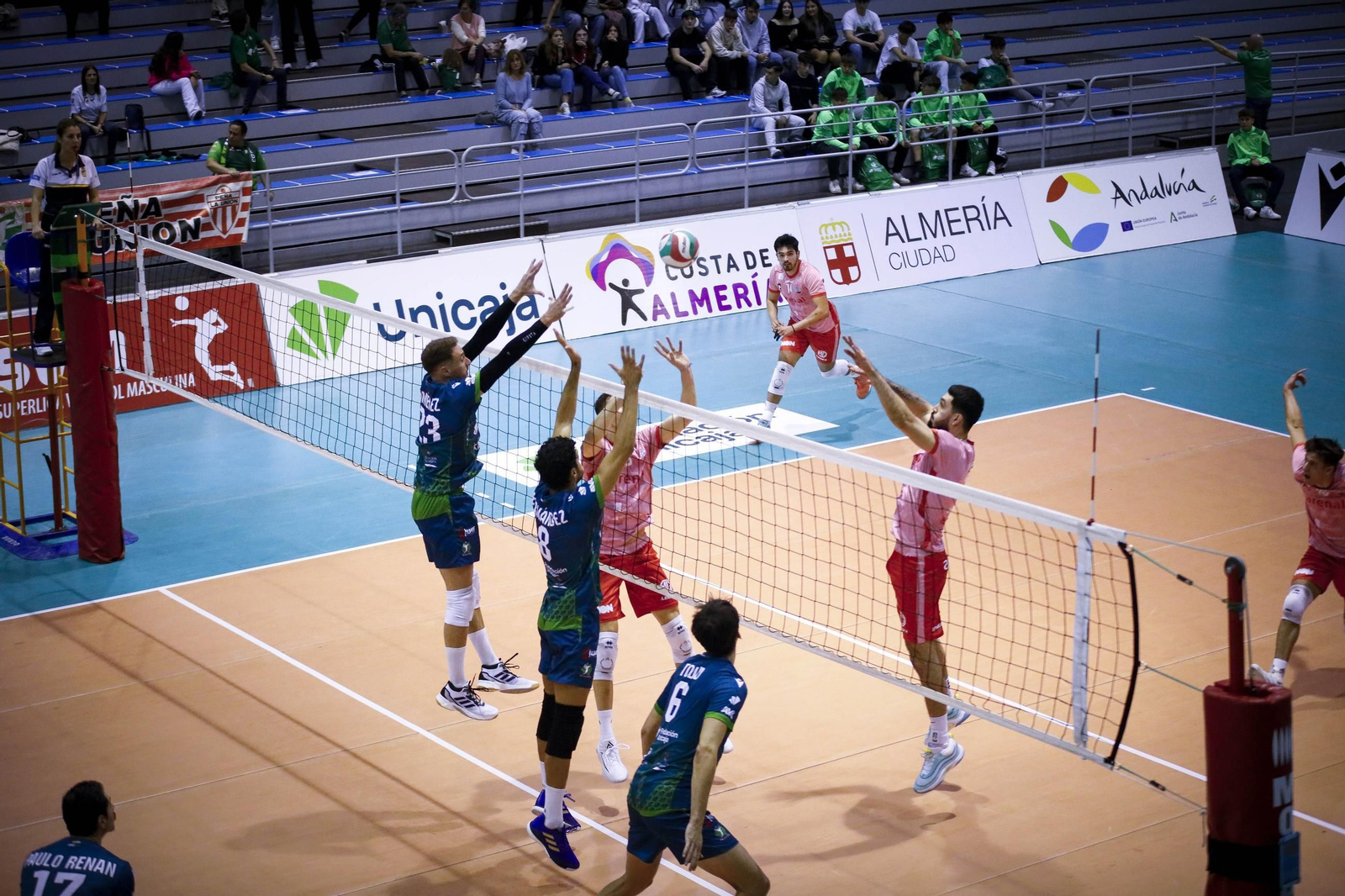 Unicaja Costa de Almería-Arenal Emeve de la Superliga, en imágenes