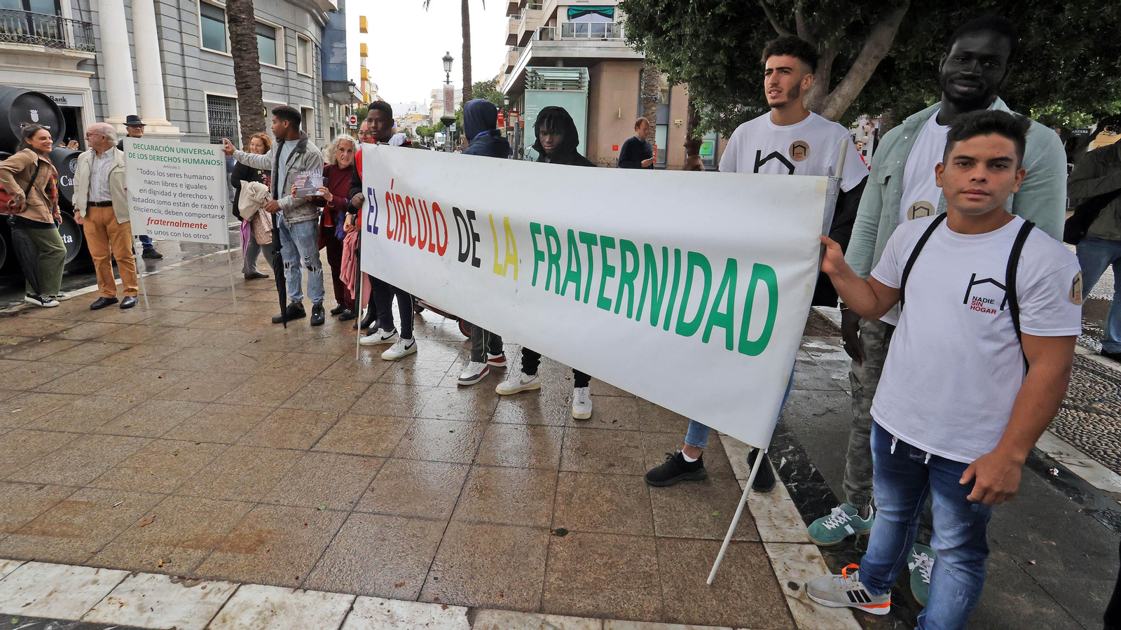 Lectura manifiesto en Jerez por parte de Cáritas por la campaña de personas sin hogar