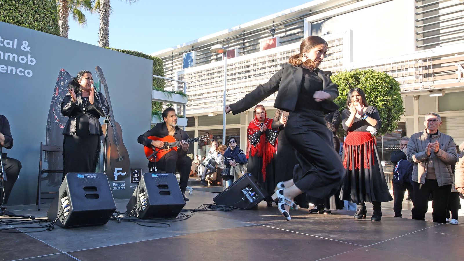 Recital y Flashmob en Luz Shopping Jerez