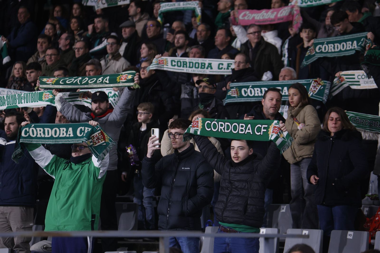 Las mejores fotos del ambiente en El Arcángel para el Córdoba CF - Valladolid