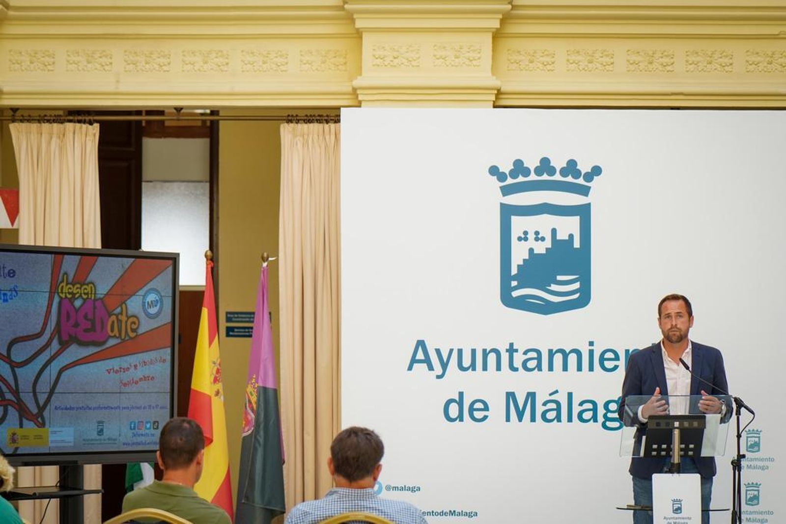 Luis Verde, concejal del Área de Educación, Juventud y Fomento del Empleo, presentado el programa Alterna tu ocio.
