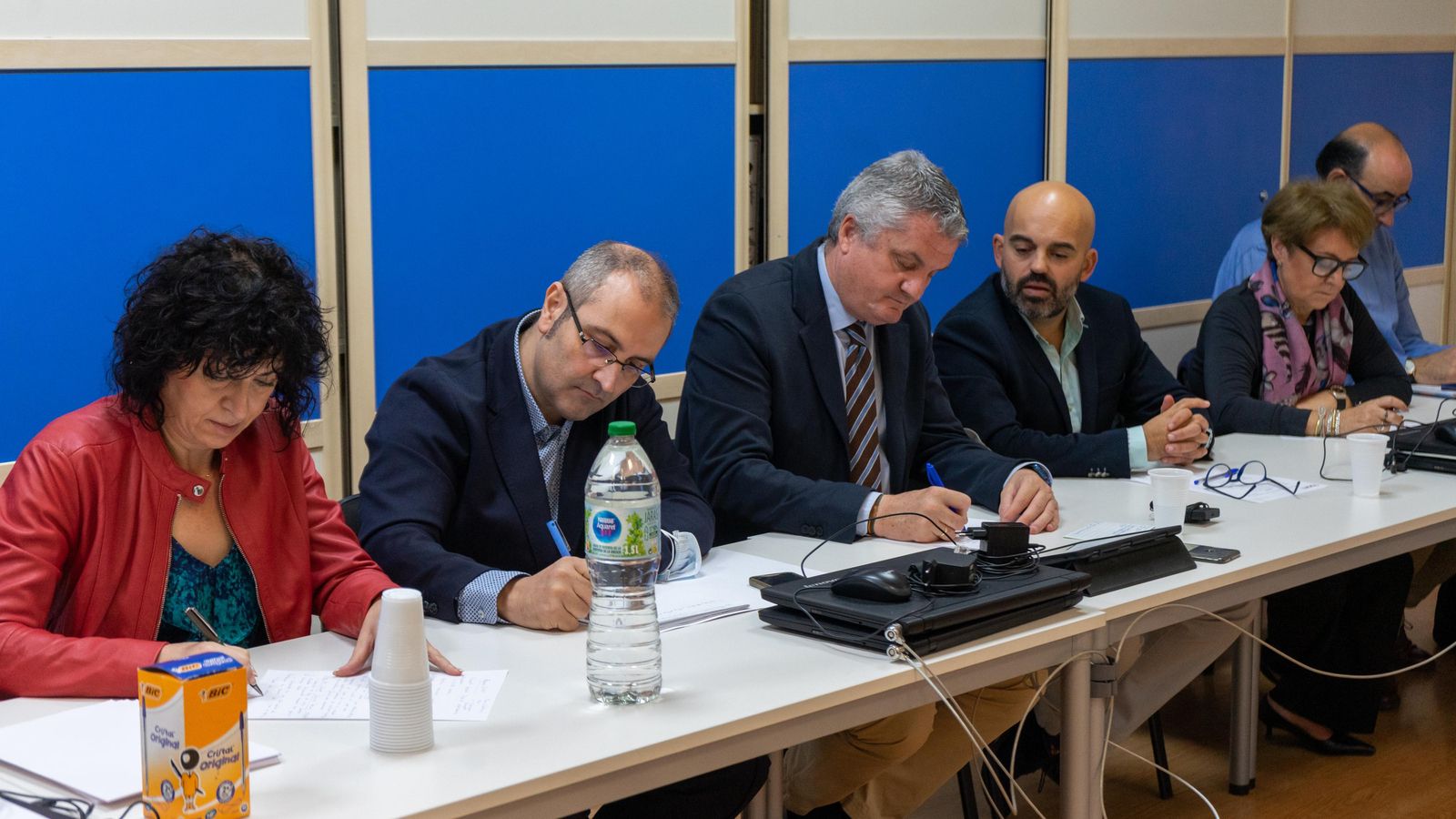 El delegado territorial de Salud y Consumo tomó buena nota de las reivindicaciones