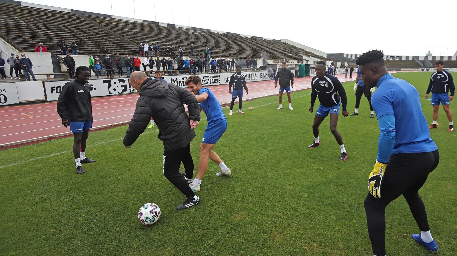 Fotos del entrenamiento a puerta abierta de la Balona