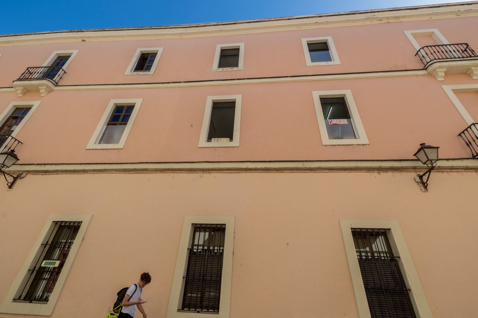 Ventanas abiertas este miércoles en el colegio público Carlos III.