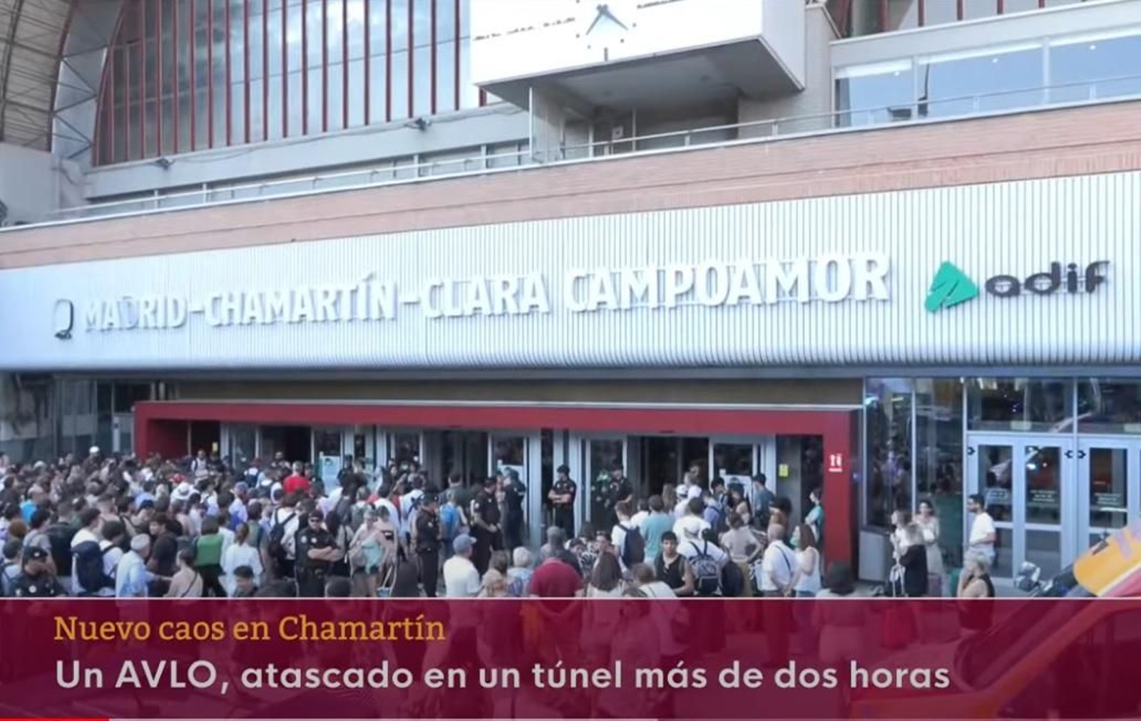 Caos provocado por el fallo a primeros de agosto de los nuevos trenes Avril de Talgo en Madrid
